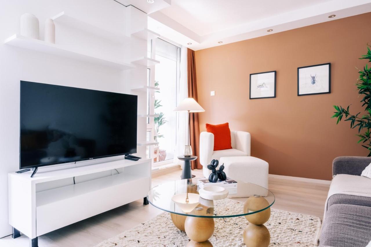 Chic Flat W Closed Balcony 10 Min To Bebek Shore İstanbul